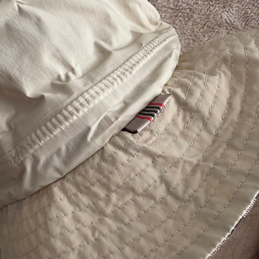 Burberry Nova Check waterproof Hat M/L New - Picture 9 of 15